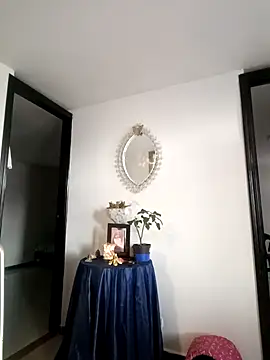 coral smitth online show from September 17, 2025, 5:59 pm