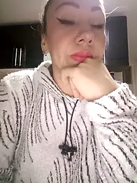 coral smitth online show from March 20, 2025, 11:23 pm