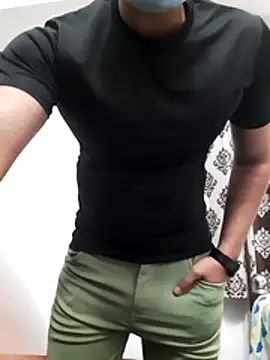 Guyinshortss online show from November 29, 2025, 7:47 pm