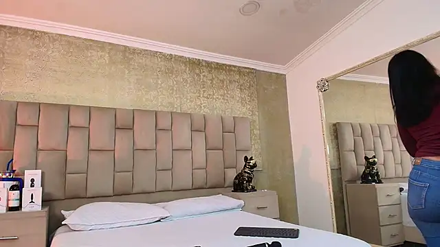 EmmaTorres  online show from March 20, 2025, 8:19 pm