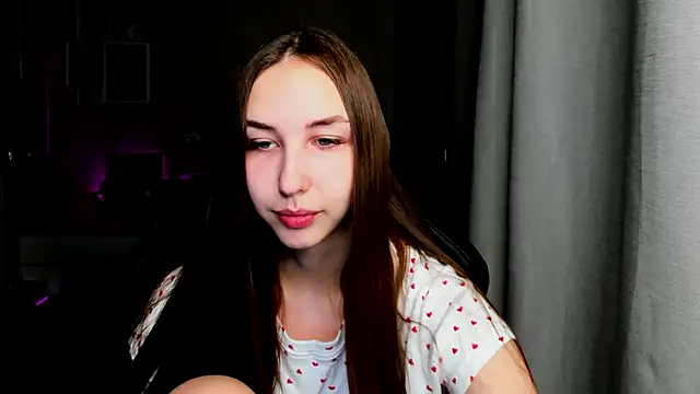 Sm0ly online show from November 9, 2025, 3:21 am