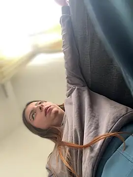 Snapshot of Cloew_Marz chatting on February 12, 2026, 4:40 pm Cloew Marz online show from February 12, 2026, 4:40 pm