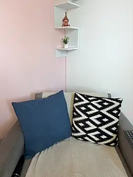 Brownfitbabyy online show from September 17, 2025, 11:23 am