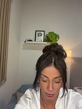 Brownfitbabyy online show from June 18, 2026, 12:31 am