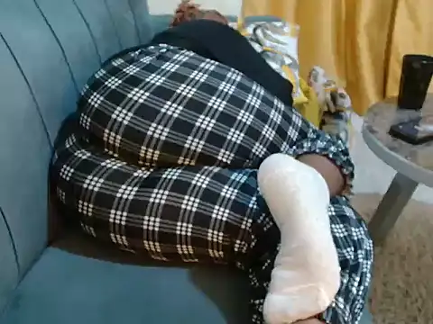 leslysexygirl online show from November 21, 2025, 8:24 am