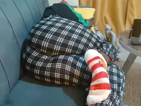 leslysexygirl online show from December 2, 2025, 5:20 am