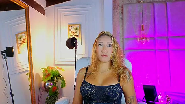 AlessiaLondon online show from July 2, 2026, 10:10 am