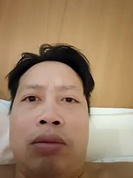 ZHU520520 online show from May 5, 2026, 2:25 am