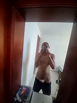 Snapshot of Juan2323hot chatting on September 30, 2025, 3:51 pm Juan2323hot online show from September 30, 2025, 3:51 pm