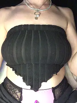 indie-rayne online show from October 26, 2025, 9:59 pm