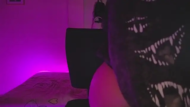 Snapshot of isabelle_pretty chatting on April 15, 2026, 11:27 pm isabelle pretty online show from April 15, 2026, 11:27 pm