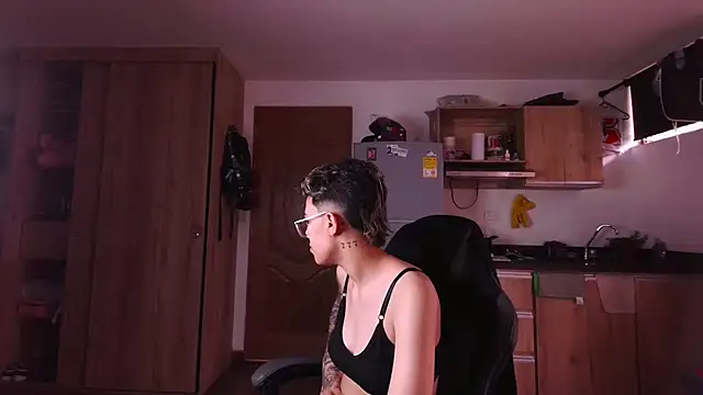 Cutie Shy  online show from March 21, 2026, 1:26 pm