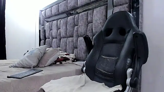 MalconStonne online show from October 25, 2025, 2:33 am