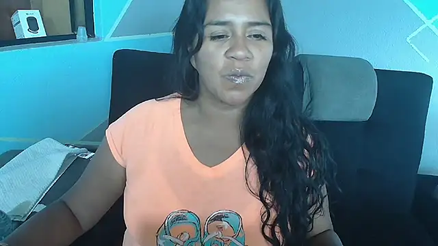 saggil23 online show from June 14, 2026, 8:54 pm