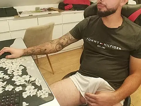 Snapshot of prezydentcam chatting on September 13, 2025, 10:15 am prezydentcam online show from September 13, 2025, 10:15 am