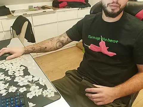 Snapshot of prezydentcam chatting on September 22, 2025, 10:32 am prezydentcam online show from September 22, 2025, 10:32 am