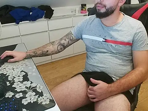 Snapshot of prezydentcam chatting on January 7, 2026, 11:37 am prezydentcam online show from January 7, 2026, 11:37 am