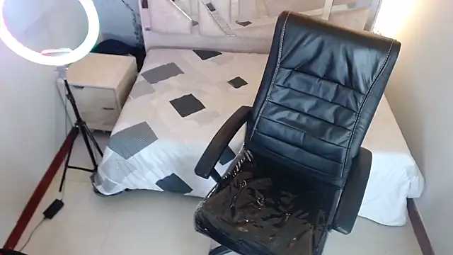 Salome Milf202 online show from October 8, 2025, 3:19 am