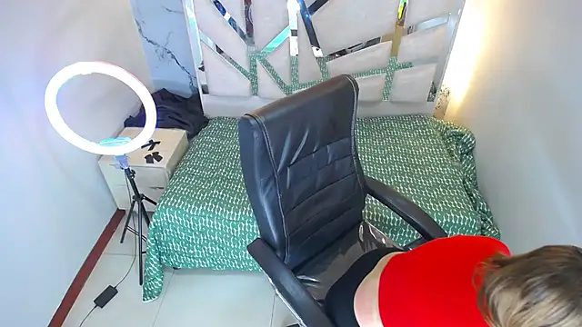 Snapshot of Salome_Milf202 chatting on March 13, 2026, 12:15 am Salome Milf202 online show from March 13, 2026, 12:15 am