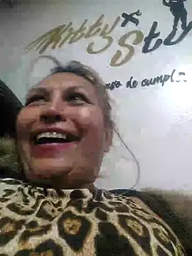 Kazsandraa online show from February 6, 2026, 2:51 am