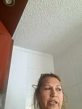 Kazsandraa online show from June 4, 2026, 4:22 pm