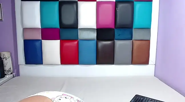 Sam-Evans-hot online show from March 19, 2025, 3:09 am