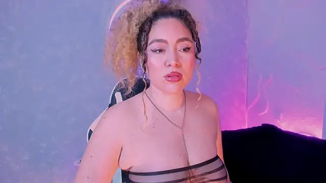 Kateryn  online show from October 15, 2025, 7:55 pm