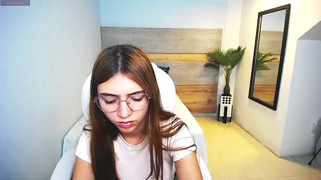 liseth fox online show from February 26, 2025, 12:41 am