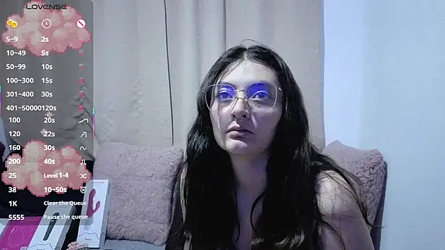 lessliee22  online show from July 5, 2026, 5:58 am