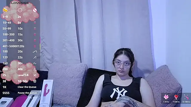 lessliee22  online show from July 1, 2026, 2:56 am