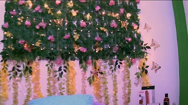 Crysrus online show from November 6, 2025, 11:09 pm