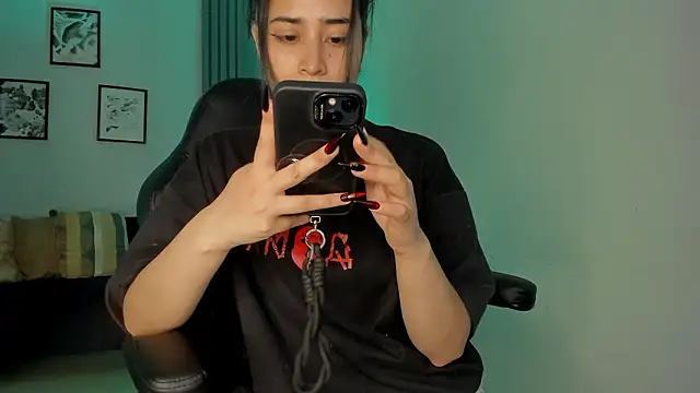 Snapshot of lara_madisson chatting on March 16, 2026, 6:50 am lara madisson online show from March 16, 2026, 6:50 am