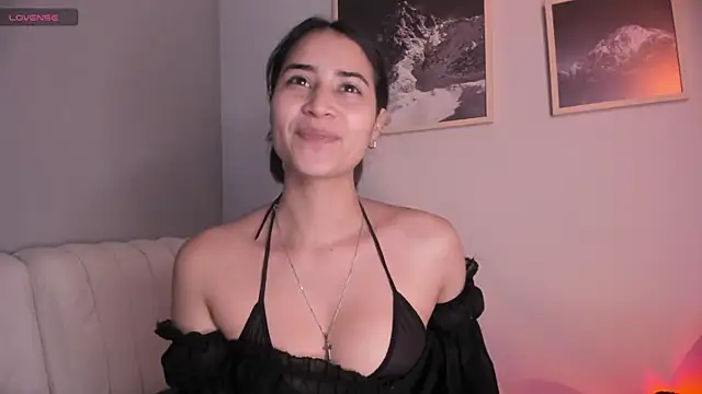 lara madisson online show from August 7, 2026, 4:51 am