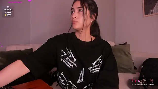 Snapshot of lara_madisson chatting on March 20, 2026, 5:52 am lara madisson online show from March 20, 2026, 5:52 am