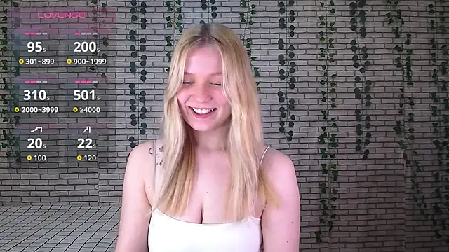 EmiliaDuchess online show from October 11, 2025, 11:44 am