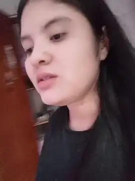 lilpervertgirl online show from April 28, 2026, 8:24 pm