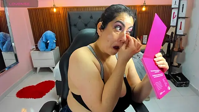 Snapshot of MEYLAGIA chatting on May 19, 2026, 3:13 am MEYLAGIA online show from May 19, 2026, 3:13 am