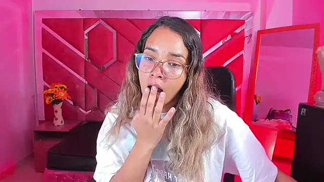 Olivia Fox69 online show from May 13, 2026, 4:19 am