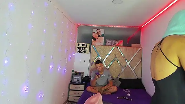 parejacaliente20154 online show from February 5, 2026, 11:06 am