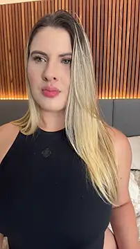 EmiilyAdams  online show from June 10, 2026, 10:11 pm