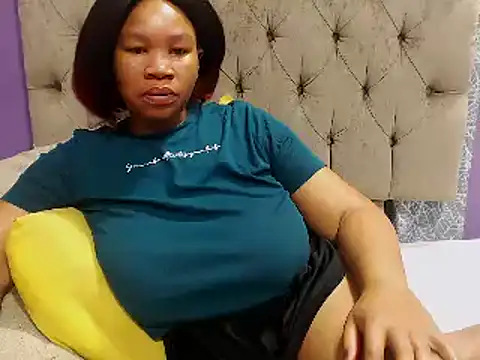 YELLOWBUSTYMELLONS online show from November 17, 2025, 7:01 am