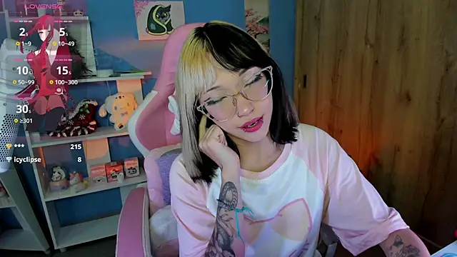 Artic love online show from March 13, 2025, 9:43 am