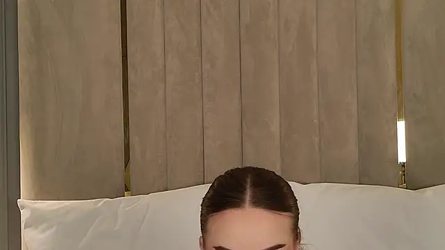 Snapshot of AnneSand chatting on June 3, 2026, 4:02 am AnneSand online show from June 3, 2026, 4:02 am