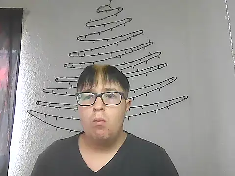 bisexualboy05 online show from November 21, 2025, 8:35 am