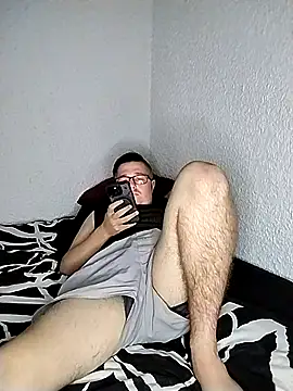 bisexualboy05 online show from September 20, 2025, 7:52 pm