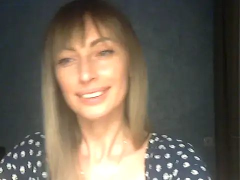 EffectMaya online show from April 2, 2026, 5:52 pm