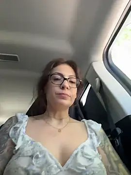 BeautifulMesss online show from June 20, 2026, 3:28 pm