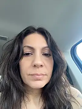 Snapshot of BeautifulMesss chatting on July 4, 2026, 4:33 pm BeautifulMesss online show from July 4, 2026, 4:33 pm