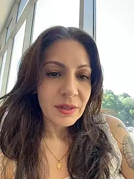 Snapshot of BeautifulMesss chatting on August 7, 2026, 7:20 pm BeautifulMesss online show from August 7, 2026, 7:20 pm
