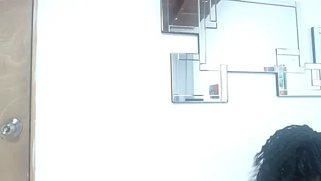 Madeline Woods online show from October 9, 2025, 11:44 am